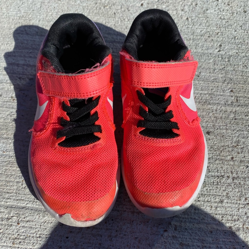 Nike girl sneakers